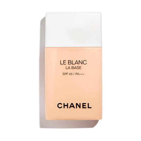 chanel le blanc brightening makeup base review|Le Blanc Light Revealing Brightening Makeup Base Review.